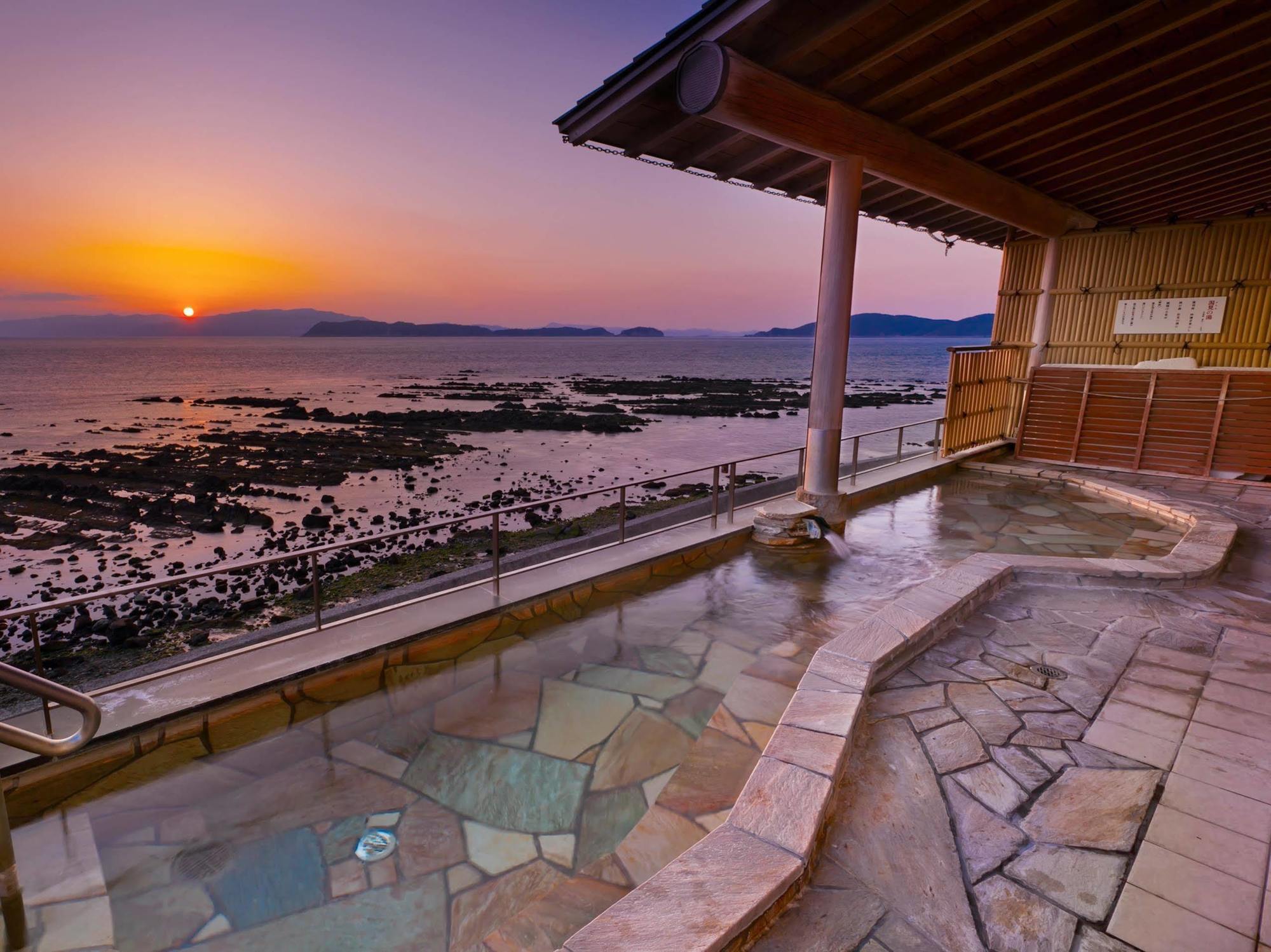 Wakayama Kada Onsen Kada Kaigetsu Hotel Exterior foto