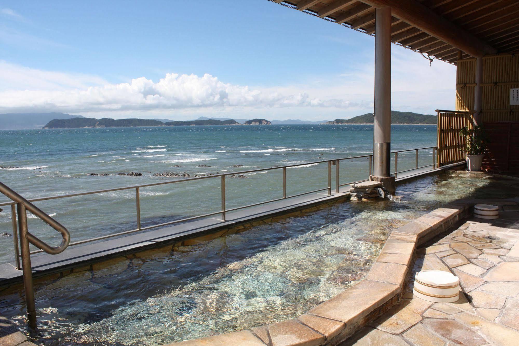 Wakayama Kada Onsen Kada Kaigetsu Hotel Exterior foto